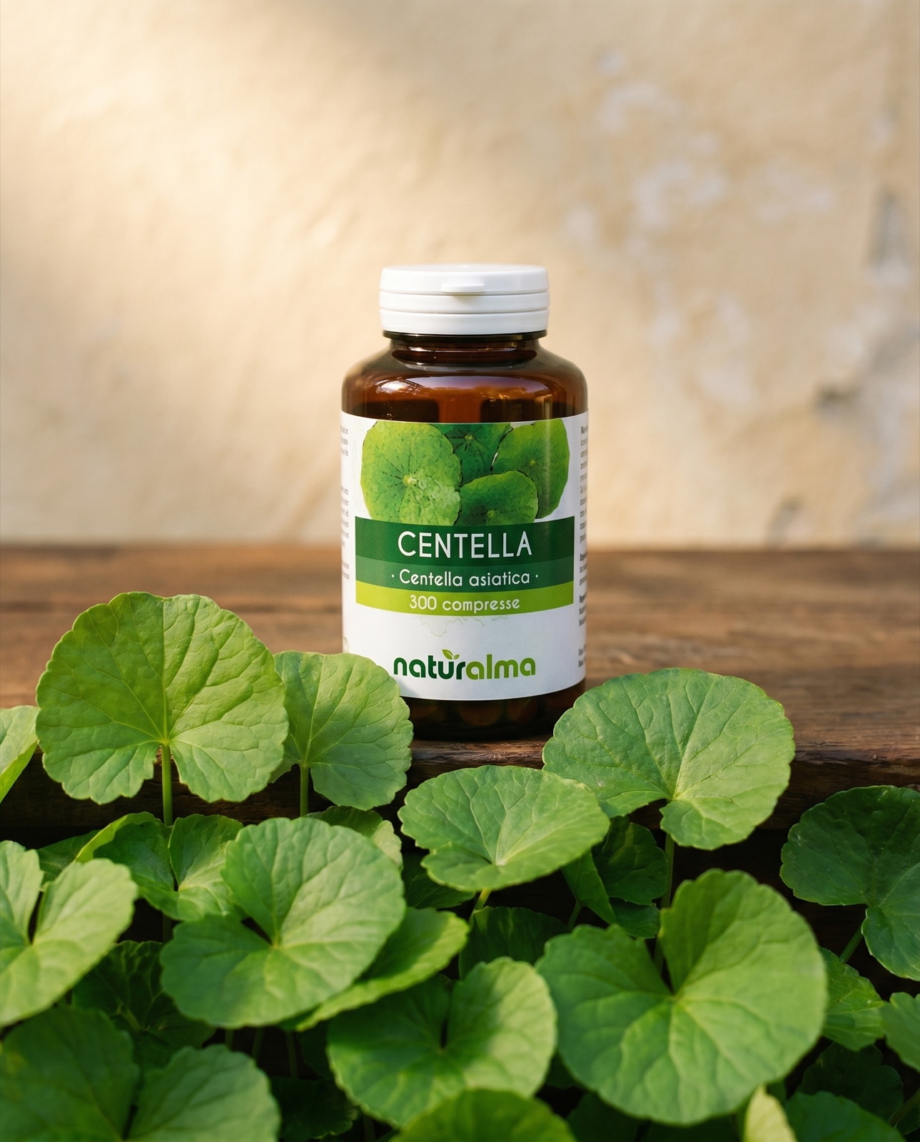 Centella 300 compresse Naturalma — macro dell'etichetta e delle compresse di Centella asiatica